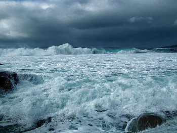 Powerful Surge, surge, sky, water, ocean HD wallpaper