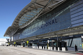 San Francisco International Airport, Shoot and kill, Armed man HD wallpaper