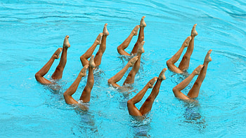 Legs in motion, Pool immersion, Synchronized swimming scene HD wallpaper