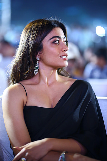 rashmika mandanna, face, hair, lip, jewellery, black HD phone wallpaper