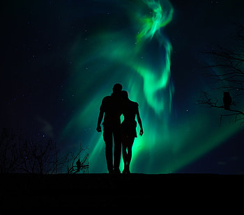 Aurora, couple, silhouette, love HD wallpaper