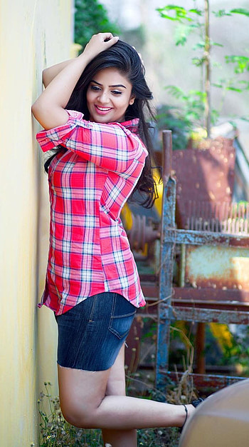 Sreemukhi, telugu actress, anchor HD phone wallpaper