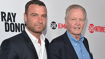 Ray Donovan interview, Jon Voight, Liev Schreiber, TV show discussion HD wallpaper