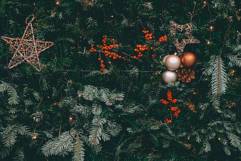 Holidays, Cones, Decorations, Berries, Christmas Tree, Garland, Balls, Garlands HD wallpaper