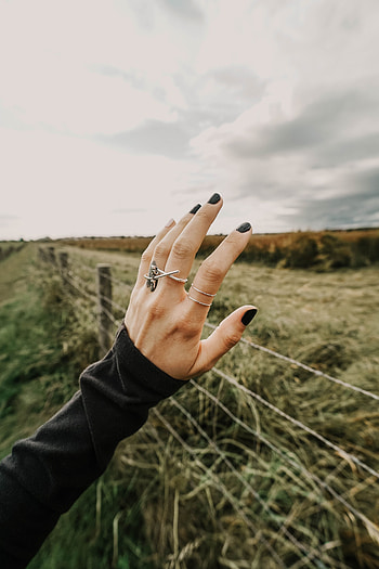 Rings, Hand, Miscellanea, Miscellaneous, Field, Fence, Decoration, Fingers, Manicure HD phone wallpaper