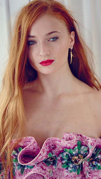 Sophie Turner, Joe Jonas, Celebrity bio, Celebrity biographies HD phone wallpaper