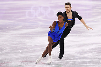 Vanessa James and Morgan Cipres, Pair Skating HD wallpaper