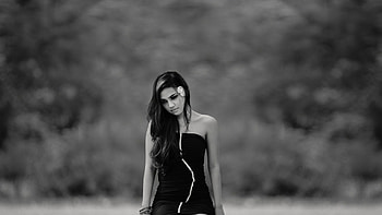 Sad Girl Monochrome, monochrome, girls, black-and-white, sad HD wallpaper