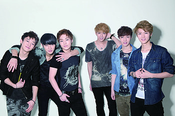 EXO-M-with 
