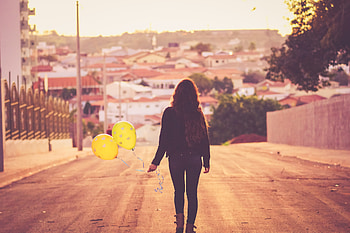 Girl With Balloon Walking Away, girls, model, balloons, balloon HD wallpaper