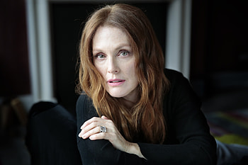 Julianne Moore HD wallpaper