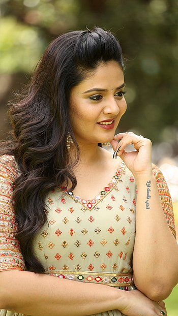 Sreemukhi, telugu actress, anchor HD phone wallpaper