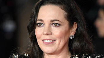 Olivia Colman, The Crown, Queen HD wallpaper