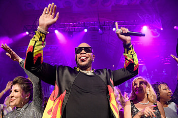 Flo Rida gold car, Flo Rida car worth, Flo Rida luxury car, Flo Rida expensive car HD wallpaper