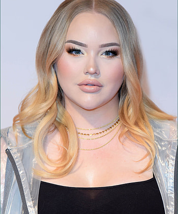 NikkieTutorials, Blackmailer identity, Video HD phone wallpaper