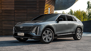 Cadillac Lyriq 2022 2 Cars HD wallpaper