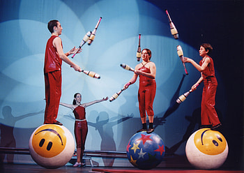 Circus, Juggling HD wallpaper
