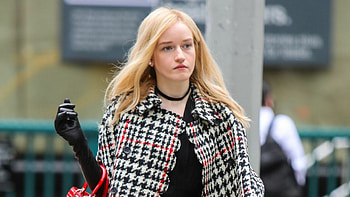 Julia Garner, Inventing Anna HD wallpaper