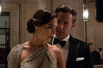 Gal Gadot And Ben Affleck In Batman v Superman, ben-affleck, wonder-woman, gal-gadot, batman-vs-superman, super-heroes, movies, 2016-movies, batman HD wallpaper