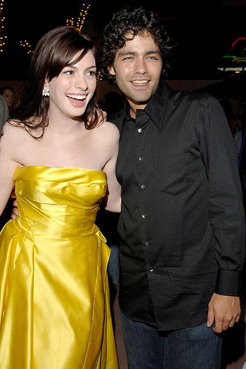 Anne Hathaway, Adrian Grenier, Devil Wears Prada, Real villain HD phone wallpaper