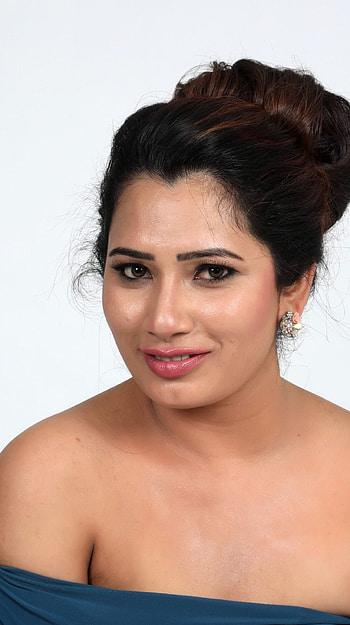 Sanjana Naidu, telugu actress HD phone wallpaper