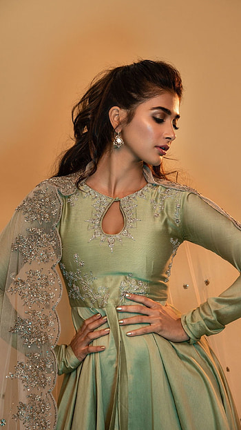 Pooja Hegde, bollywood actress HD phone wallpaper