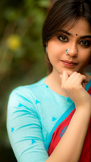 Monica chinnakotla, , saree beauty HD phone wallpaper