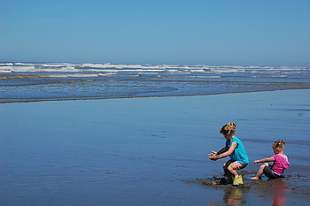 Ocean Shores, playing, children, ocean, beach HD wallpaper