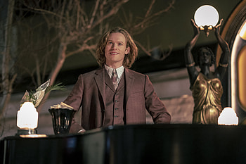 Interview with the Vampire Themed - Elegant Nighttime Aesthetic, Sam Reid, TV Show, Interview with the Vampire HD wallpaper