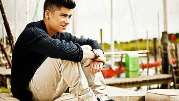 Zayn Malik, Male celebrity allure, Striking , Captivating visuals HD wallpaper