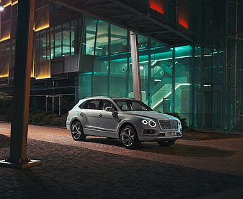 White luxury car, Bentley Bentayga HD wallpaper