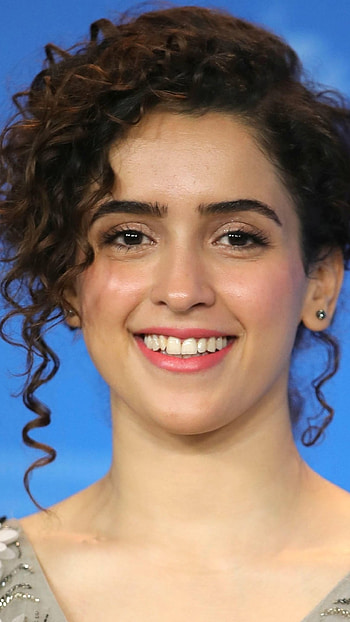 Sanya Malhotra, Beautiful HD phone wallpaper