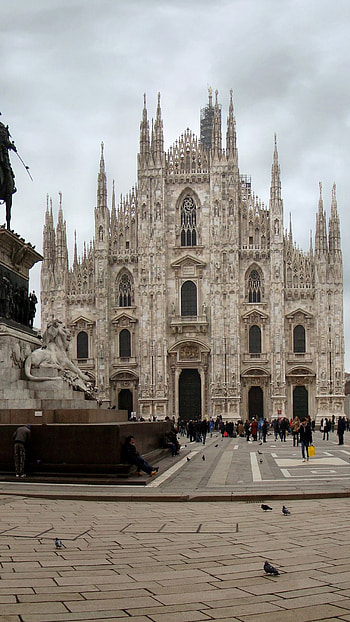 Milan Italy , Cultural capital, Historical landmarks, Italian architecture HD phone wallpaper