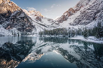 Majestic Frozen Lake and Snowy Mountain Landscape, frozen lake, mountain, snow, landscape, Snowy Mountain HD wallpaper