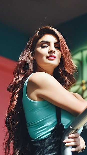 Anveshi jain, bollywood actress HD phone wallpaper