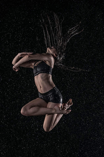 Water trampoline , Rain dance poses, Artistic expressions, Dance graphy HD phone wallpaper