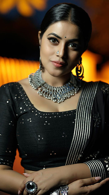 Poorna kasim, telugu actress HD phone wallpaper