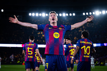 FC Barcelona — Striker's Goal Celebration, Sports, Soccer, FC Barcelona, Robert Lewandowski HD wallpaper