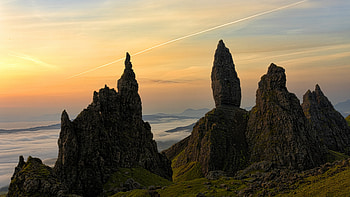 Sunset mountains, Dramatic skies, Ancient rock formations, Isle of Skye beauty HD wallpaper