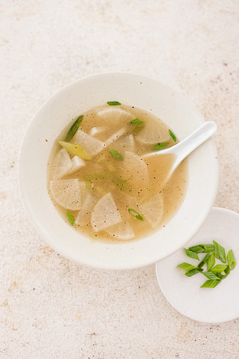 Korean radish soup, Vegan recipe, Comforting and flavorful, Veggiekins blog HD phone wallpaper