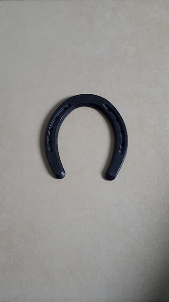 Horseshoe , Customization options, Unique styles, Home decor HD phone wallpaper