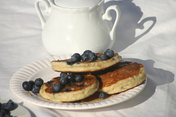 I dream in pancakes, white, morning, blueberry, delicious, pancakes, food, breakfast, love, dream HD wallpaper