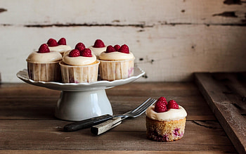 Pretty pastry delight, beauty, Artistic creation, Aesthetic pleasure HD wallpaper