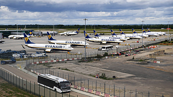Ryanair, Proof of nationality, South African language, African news HD wallpaper