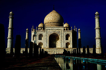 Taj Mahal in moonlight, Enchanting ambiance, Nighttime allure, Romantic setting HD wallpaper