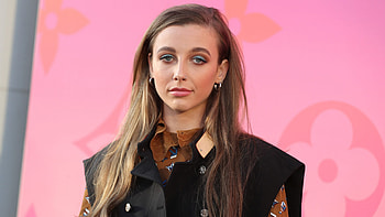 Emma Chamberlain, YouTube star, IFA 2016, Need to know HD wallpaper