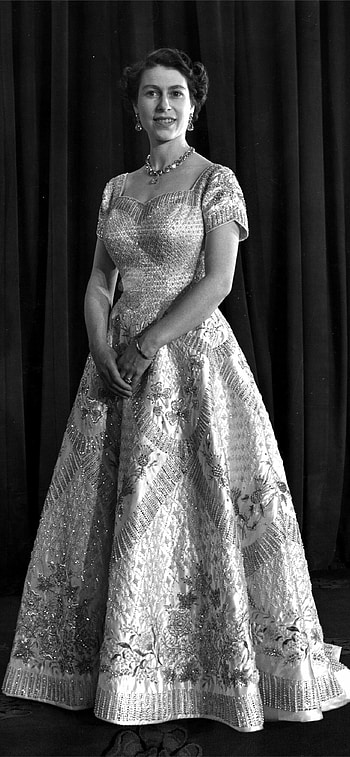 Elizabeth II (Celebs), Elizabeth II , Queen's elegance, Royal beauty HD phone wallpaper