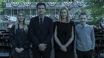 Jason Bateman Julia Garner Sofia Hublitz Laura Linney Skylar Gaertner Ozark HD wallpaper