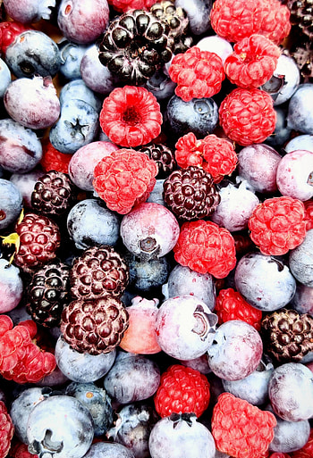 Fruits, Food, Raspberry, Bilberries, Berries HD phone wallpaper