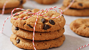 Chocolate chip cookies, Decadent delight, Irresistible treat, U indulgence HD wallpaper